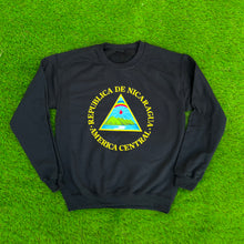 Cargar imagen en el visor de la galería, NICARAGUA ESCUDO CREWNECK NEGRO🇳🇮